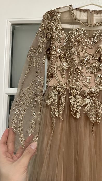 Нарядное платье