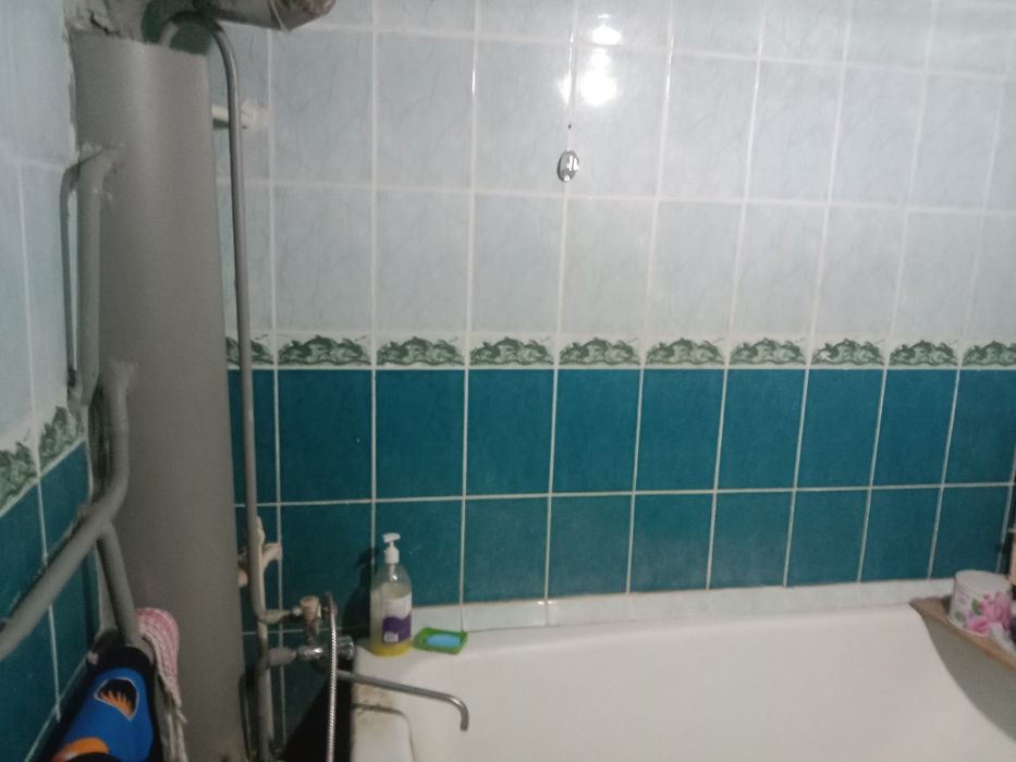 Ховли сотилади 4.5 сотиг 6 хона