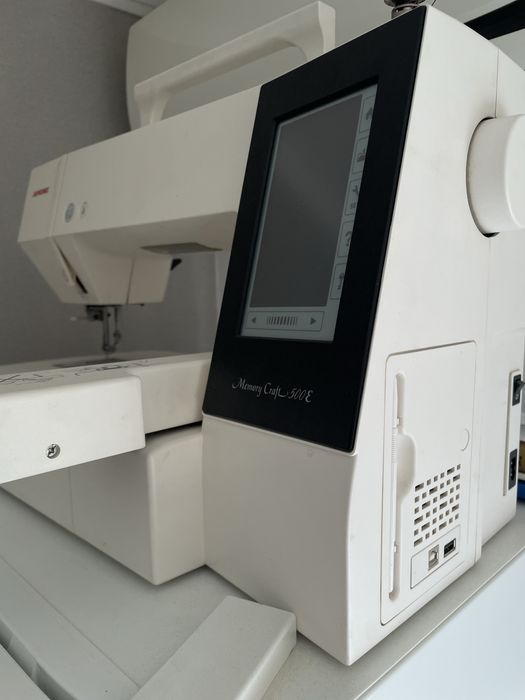 Вышивальная машинка janome