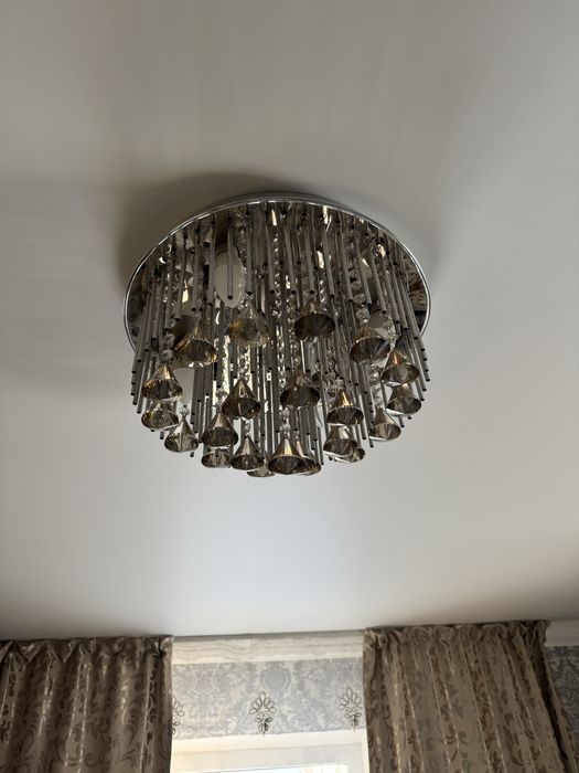 Продам люстры в хорошем состояний!