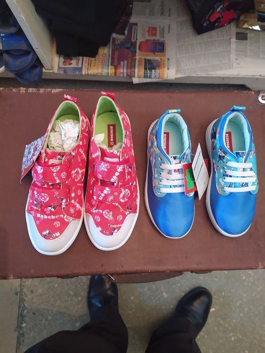 Продам детскии обувь.