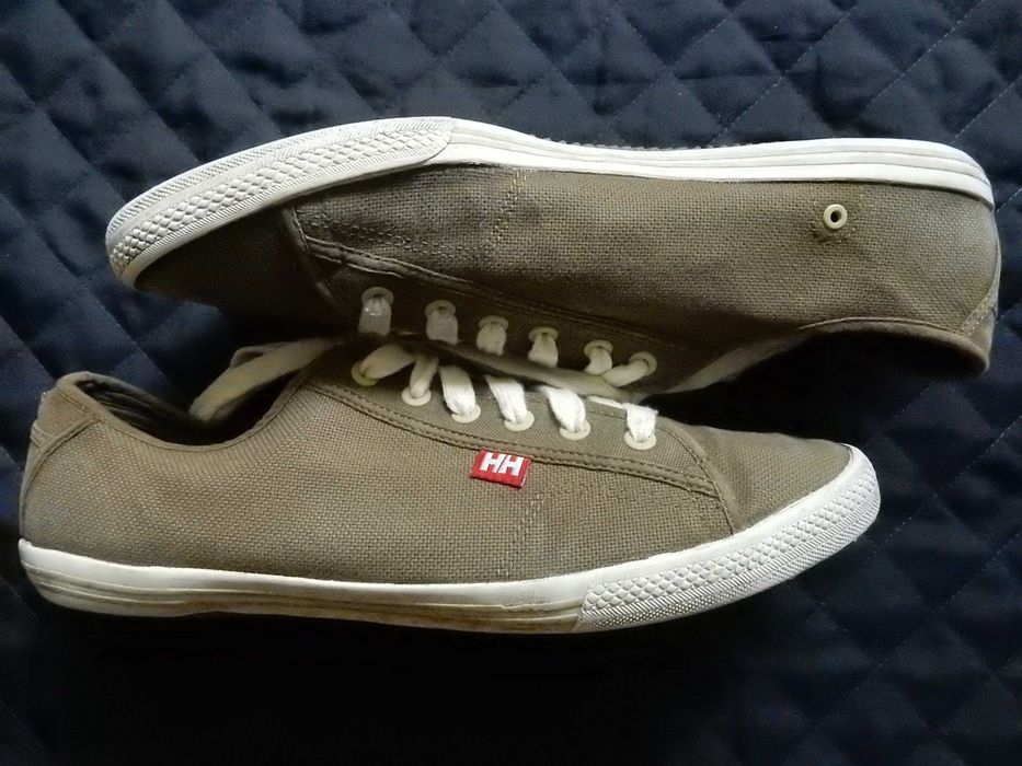 Tenisi Helly Hansen stil Converse. Marime 46 1/2 (12 US). Impecabili.