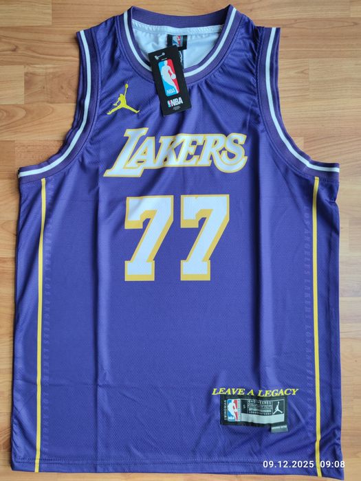 Баскетболни потници ретро на La Lakers.