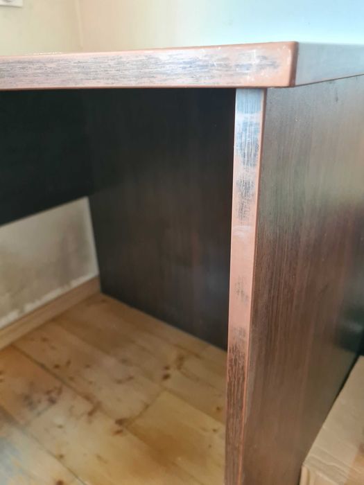 Кафяво ъглово бюро