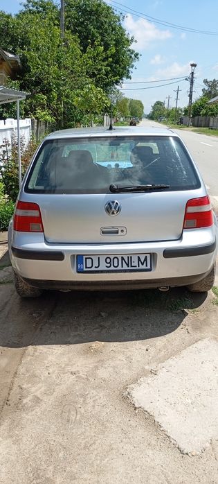 Vând Volkswagen golf 4