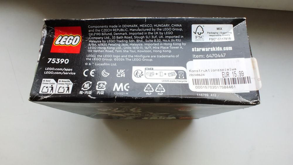 Продаётся новый набор Lego star wars 75390.