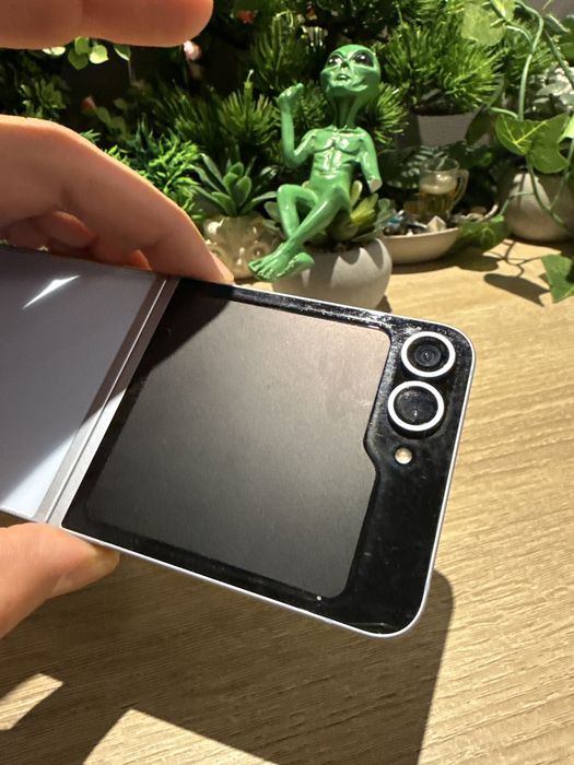 Samsung  Z Flip  6  256gb 12gb ra‼️Garantie‼️