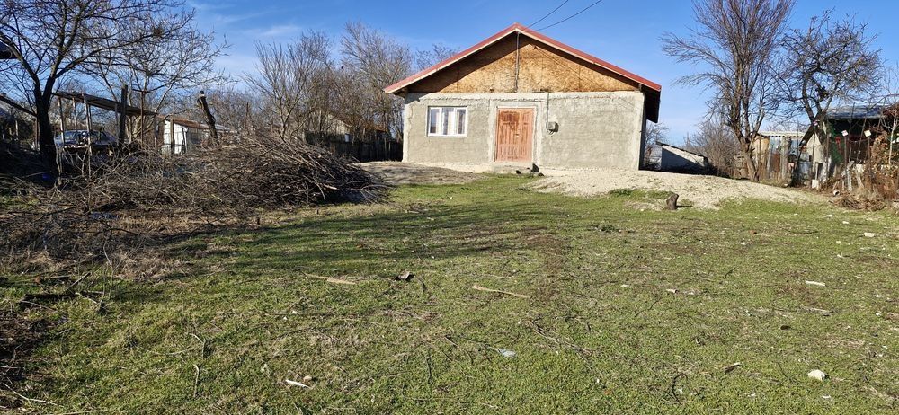 Teren 1100 mp + construcție 100 mp/Fundeni Frunzănești/ lângă București