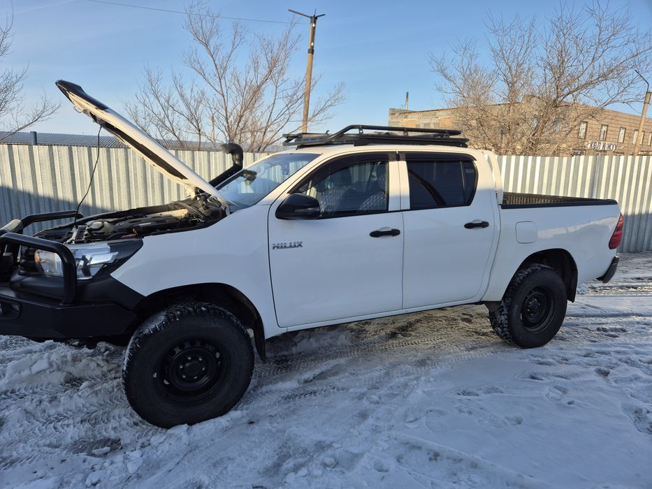 Тойота Хайлюкс 2019