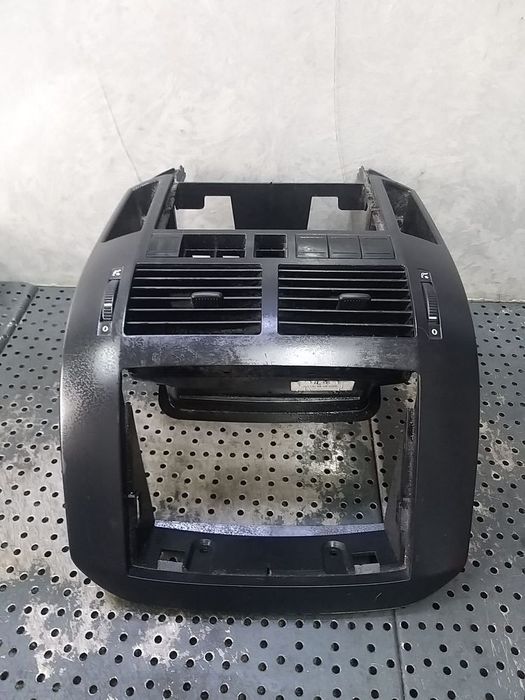 Rama cd player guri ventilatie vw polo 9n 6q0858069n