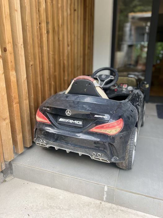 Електрическа кола Mercedes AMG