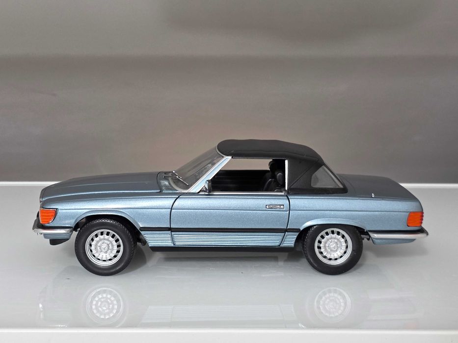 Macheta Auto 1/18 Chrono Mercedes 350 SL