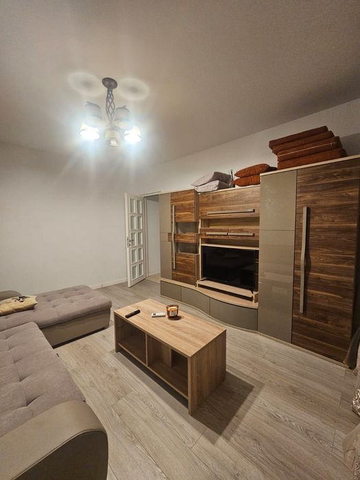 Proprietar Inchiriez apartament 2 camere Royal Town Copou+parcare subt