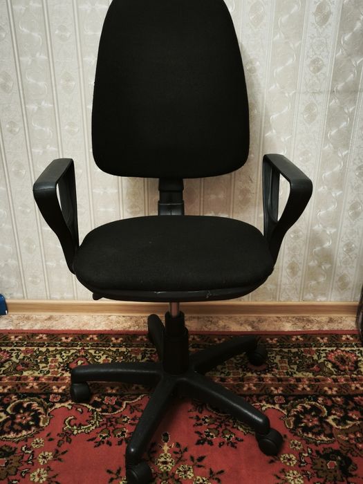 Кресло офисное  продам