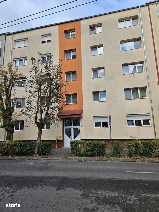 Apartament 3 camere, Micro 16, utilat complet