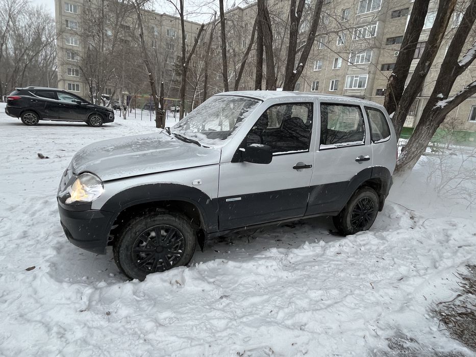 Шевролет Нива 2011 года