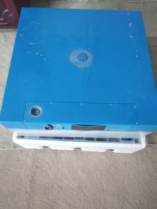 Inkubator sotiladi yangidek turibdi