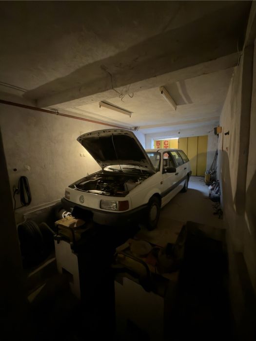 Продавам гараж в Хасково в район до Градската градина - 30кв.м.