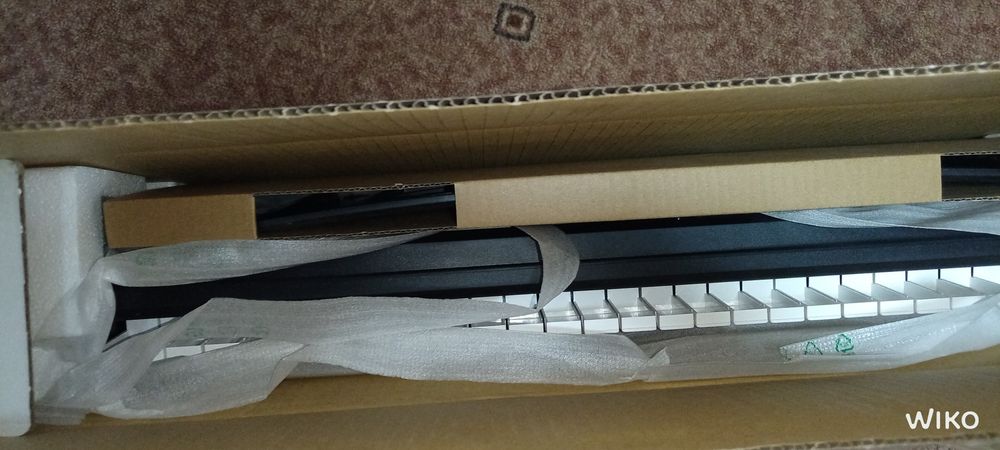 Синтезатор YAMAHA psr е383