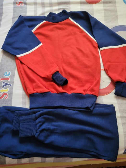 Продам новые шерстяные вещи  осень- весна