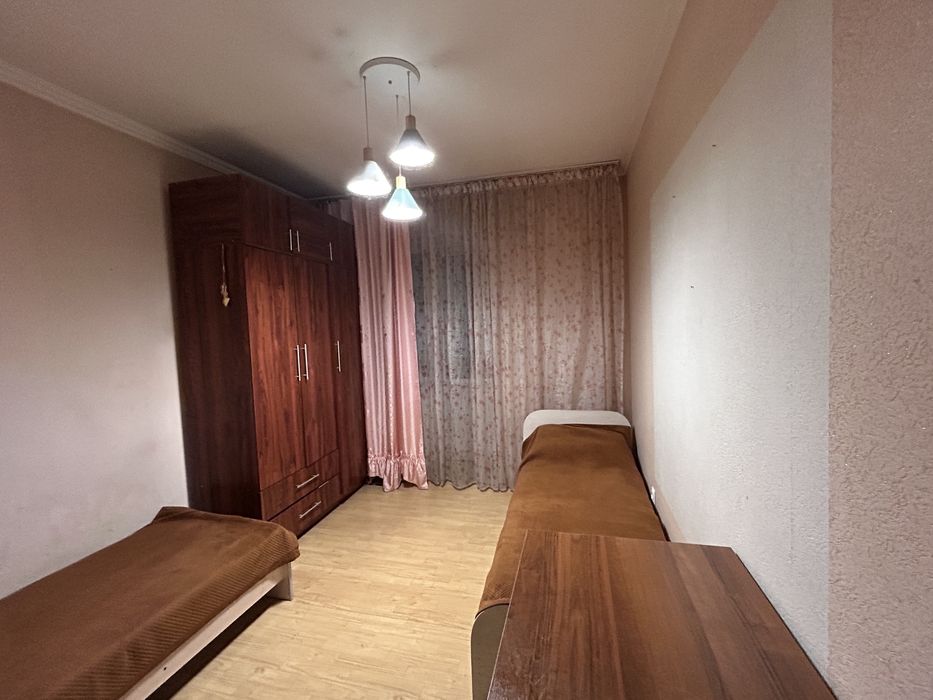 Подселение девушку р- рынка Асем