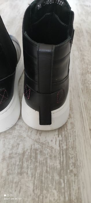 Дамски черни кецове