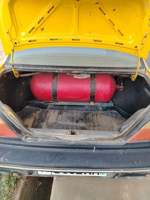 Yaxshi xolatdagi nexia 1 sotiladi