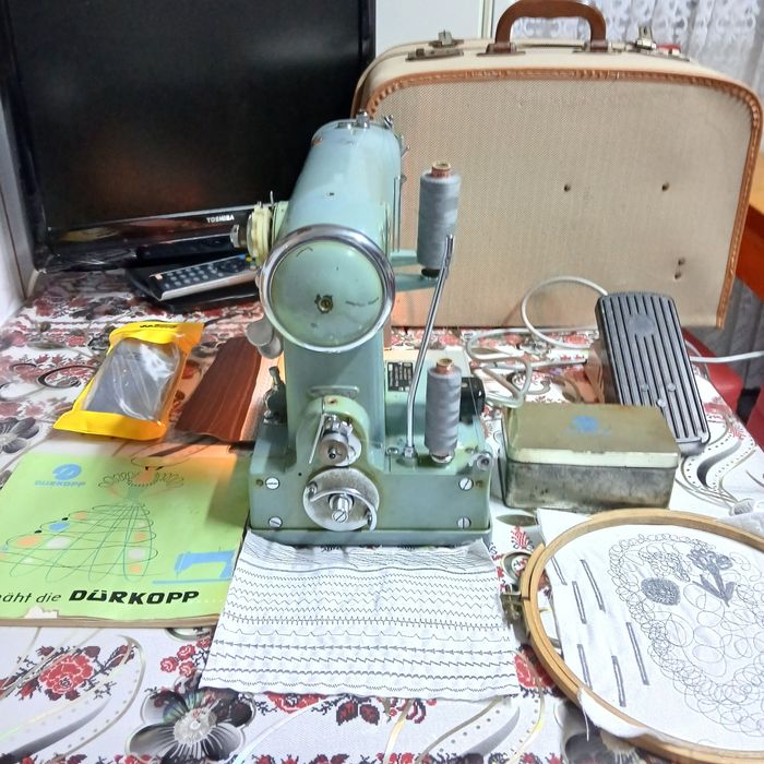 Masina de cusut DURKOPP cu graifar industrial, în totalitate din metal