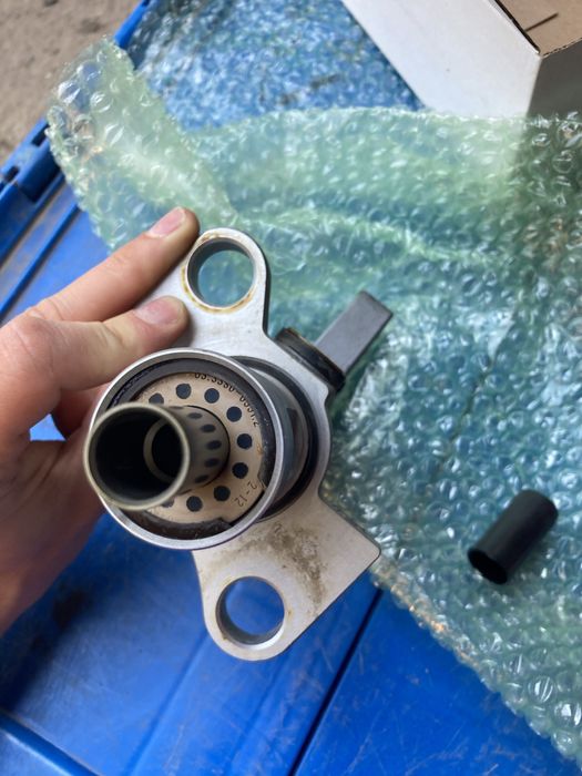 Vand pompa centrala frana Audi A4 B8