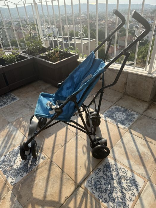 Детска сгъваема количка Chicco .