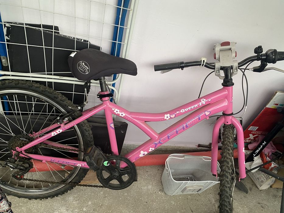 Bicicleta fete 9-12 ani 24" (135 - 150 cm)