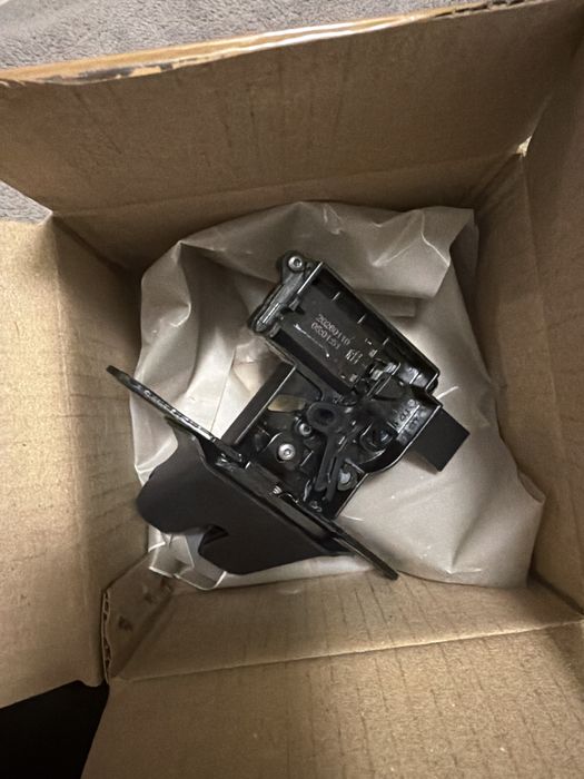 Broasca portbagaj incuietoare haion dacia spring original