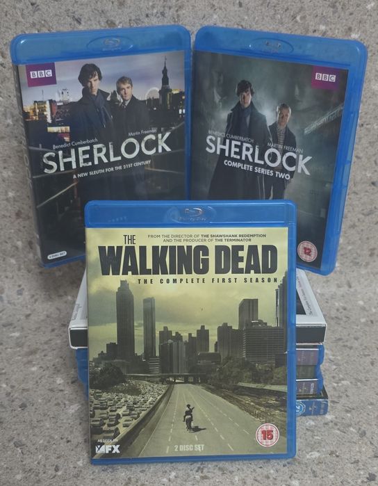 Lot 8 Blu-ray seriale – Sherlock, Downton Abbey, Walking Dead, House of Cards
