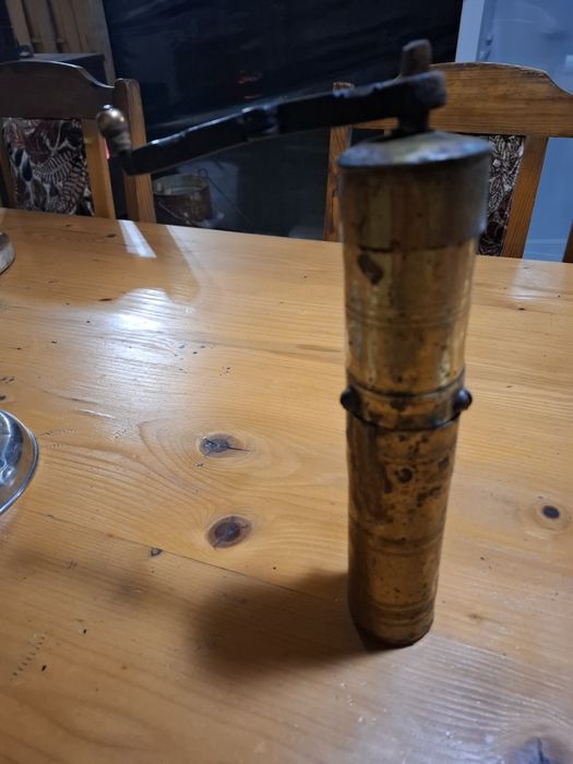 Мелничка за кафе много стара