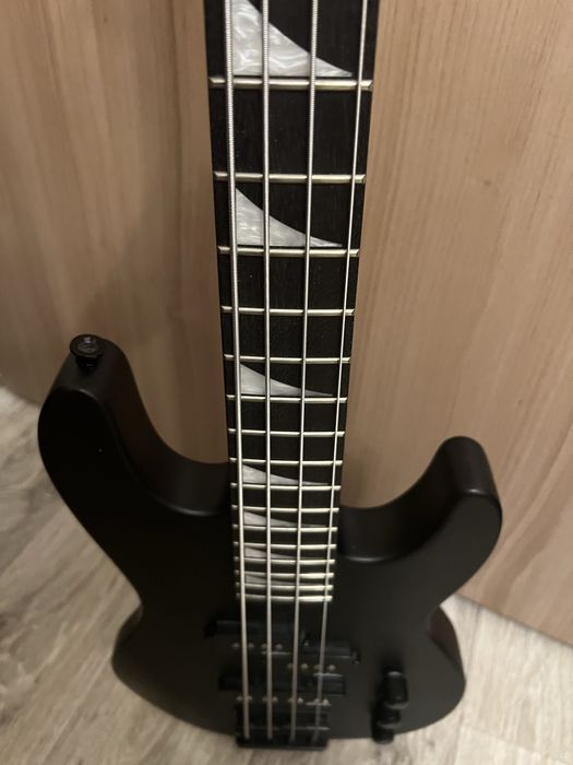 Бас китара Jackson
