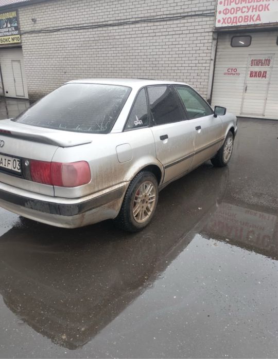 Продам машину Audi б4