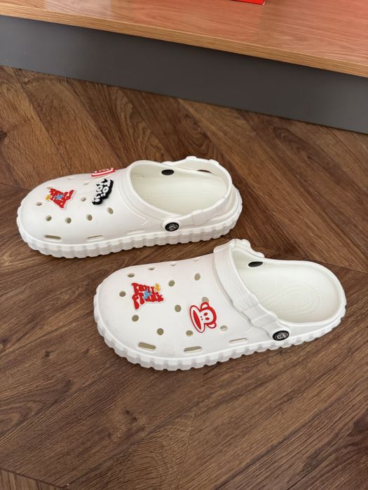 Резиновые тапочки для медработников