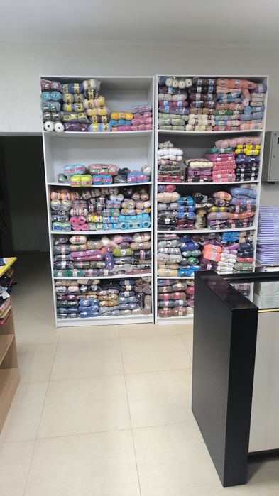 Продам диван , шкаф, витрина
