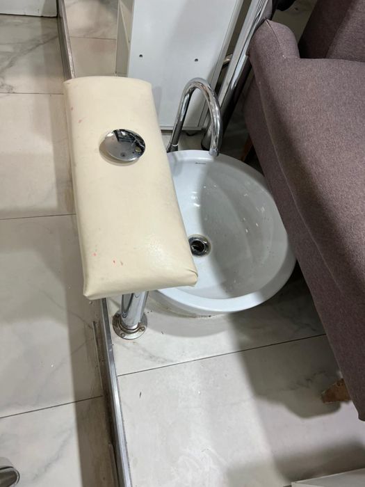 Продается мебель для салона красоты