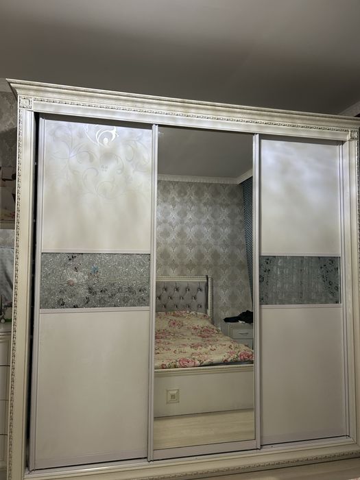 Продам спальний гарнитур