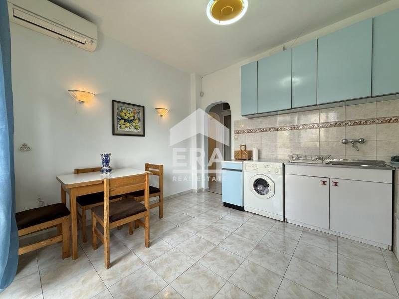 Южен двустаен апартамент с паркомясто в широкия център на София