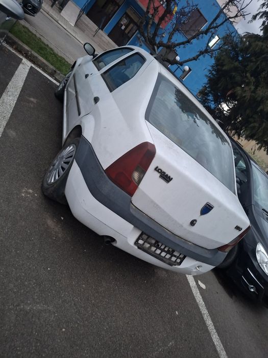 Vand 3 masini pentru piese, fără acte