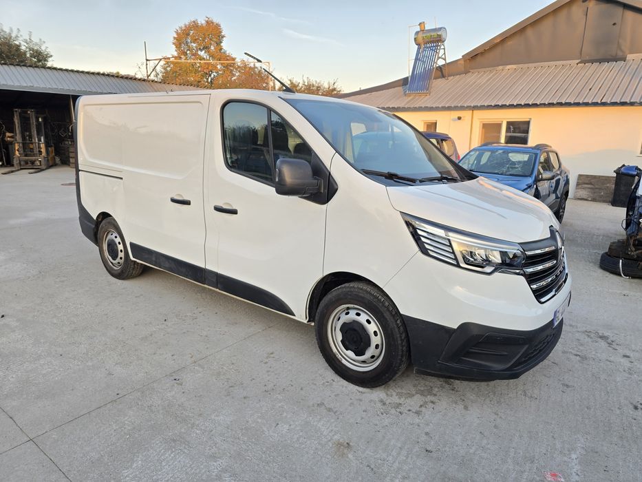 RENAULT Trafic 2023 — imagine 2
