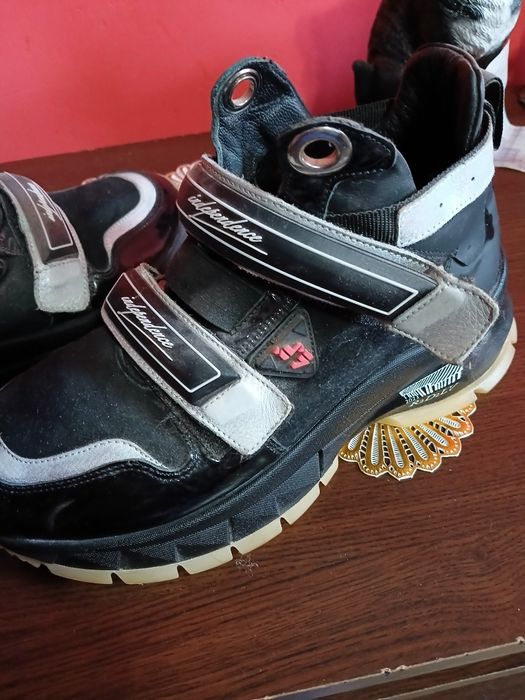 Adidașii mărimea 38
