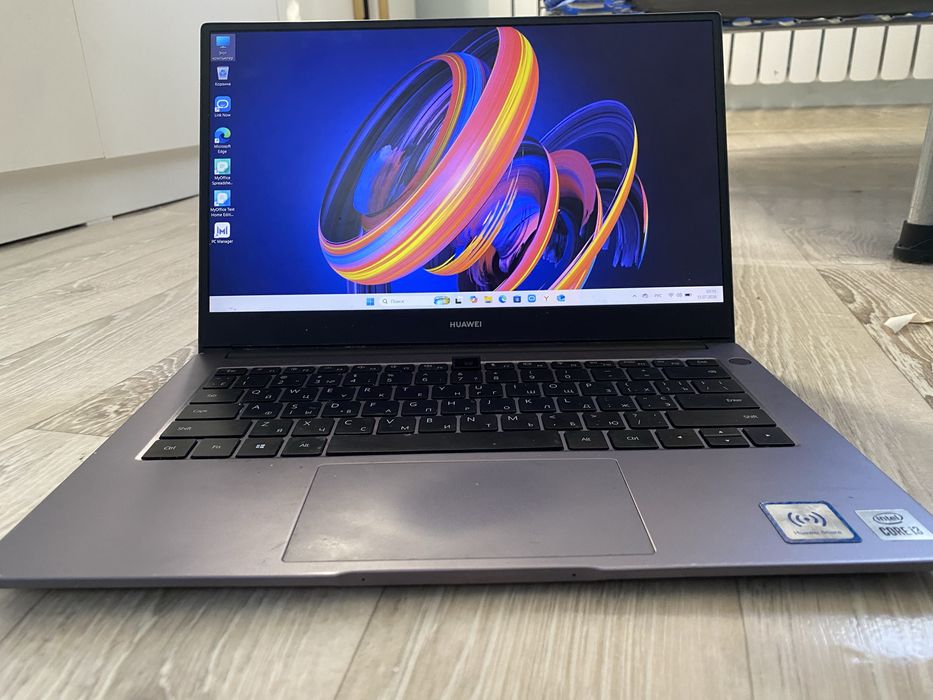 Продам huawei matebook в отличном состоянии
