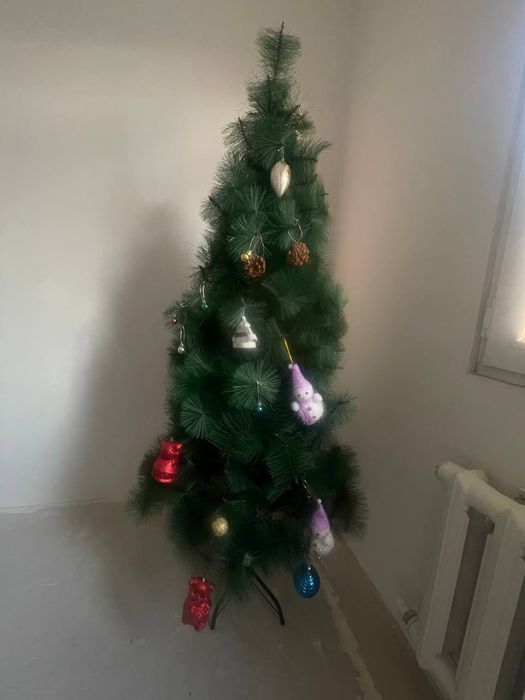 Продаю ёлку со всеми вещами