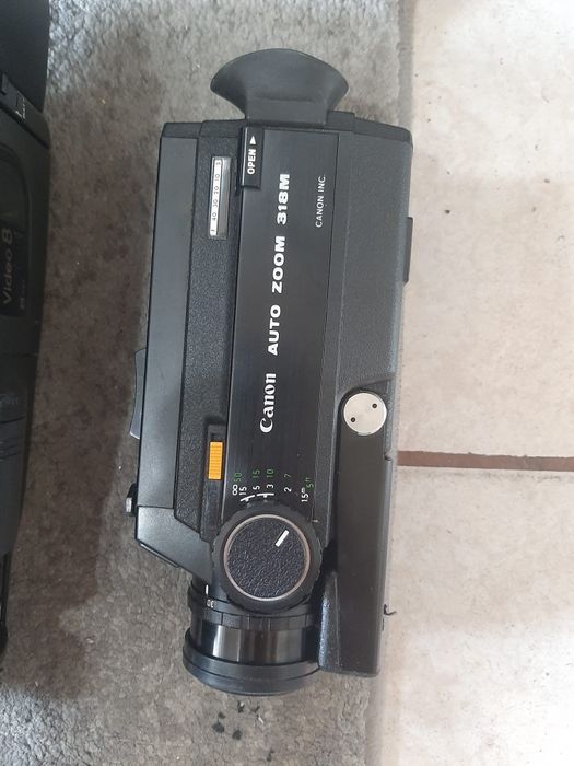 Vând camere video SONY și CANON