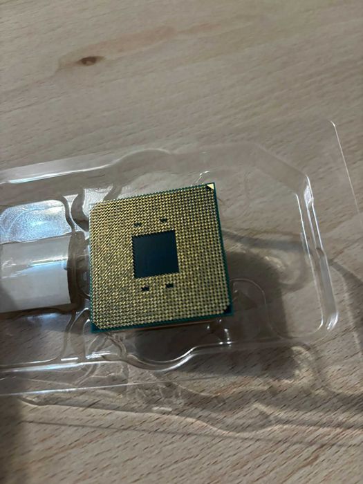 AMD Ryzen 5 5600G FULL BOX (cutie + cooler original)