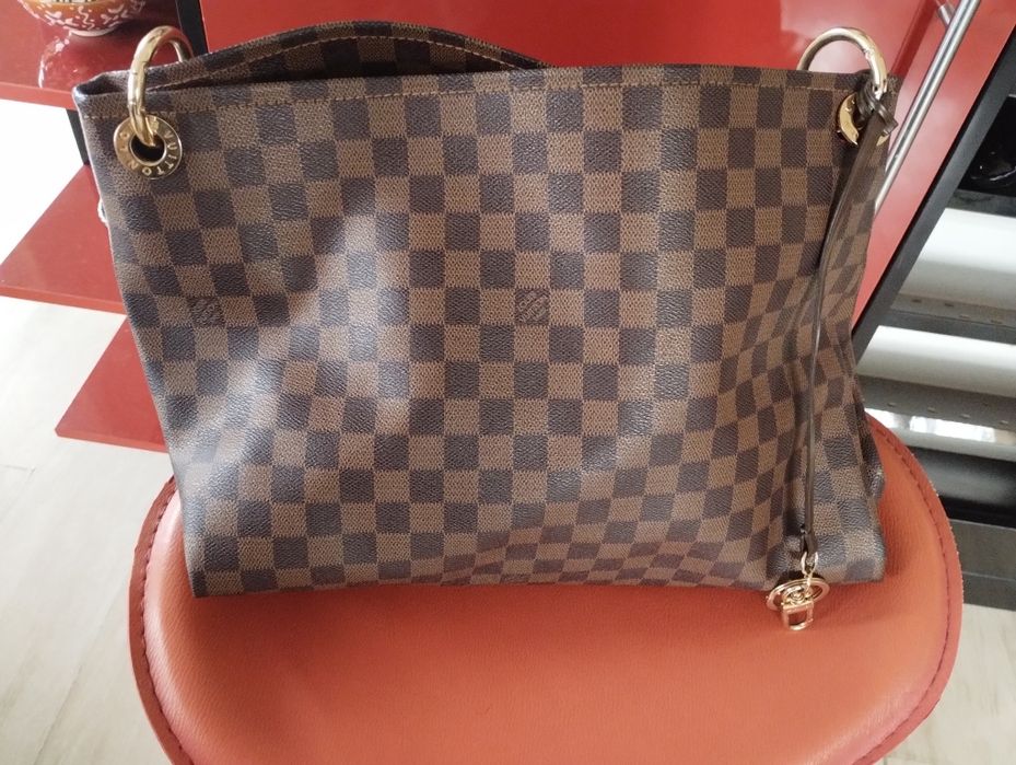 Louis Vuitton чанта