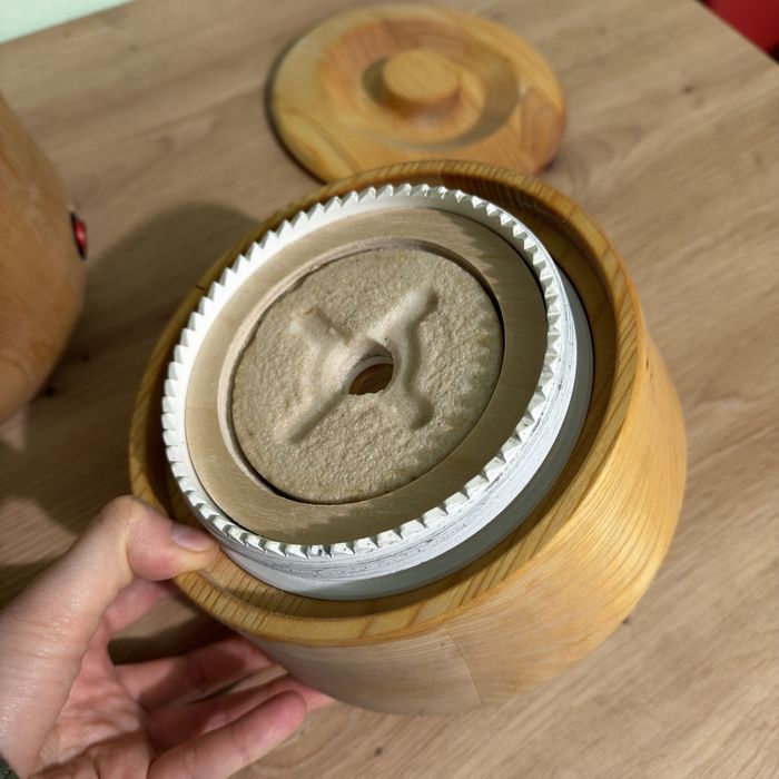 Moară Biovita pentru cereale